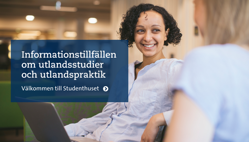  Informationstillfällen om utlandsstudier. Två kvinnliga studenter sitter i en soffa och pratar. 